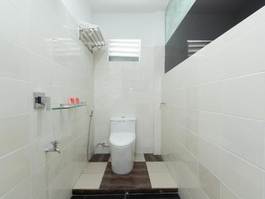 Oyo 44011 Weng Bee Guest House Kota Kinabalu Extérieur photo